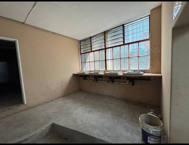 3,000M² WAREHOUSE FOR SALE IN WYNBERG
